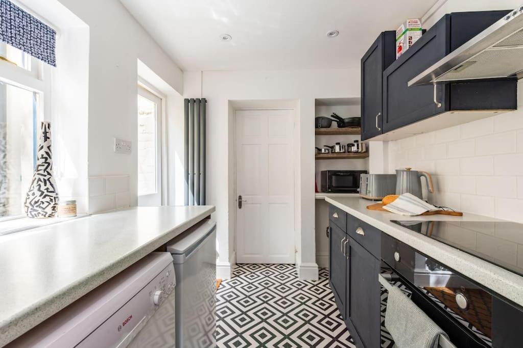 Penarth Townhouse Close To Cardiff & Bay ภายนอก รูปภาพ